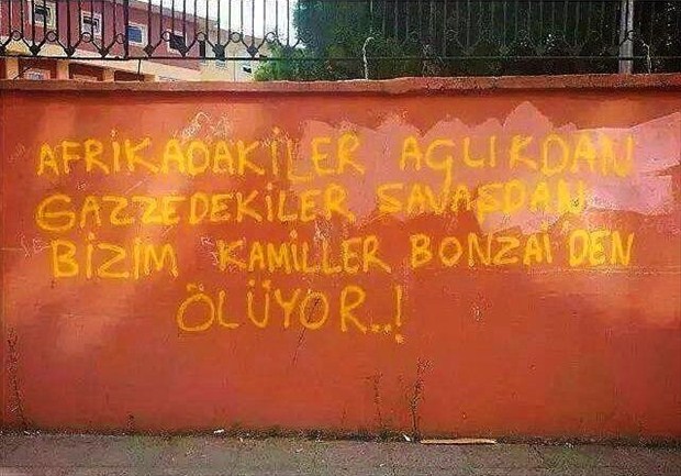 Afrikadakiler Açlıktan, Gazzedekiler Savaştan, Bizim Kamiller Bonzaiden Ölüyor
