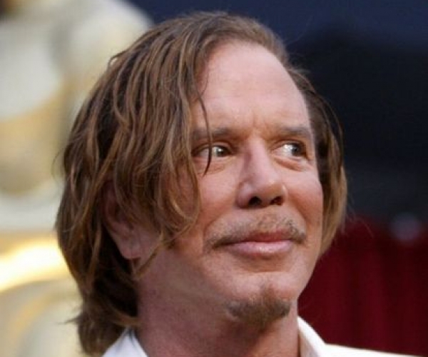 Mickey Rourke Saç Ektirdi