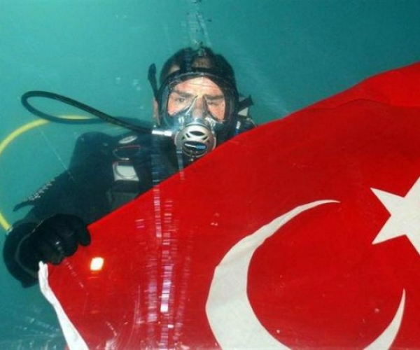 Scuba İle Su Altında Kalma Rekoru